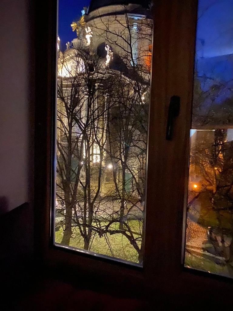 Museum Apartments Lviv Buitenkant foto